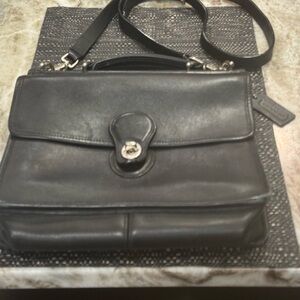 Coach crossbody (Willis) Vintage 90’s Handbag, (removable straps).